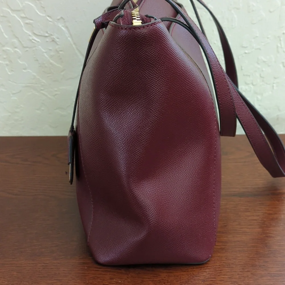 MICHAEL Michael Kors Oxblood Maddie Medium Crossgrain Leather Tote Bag - Picture 4 of 15